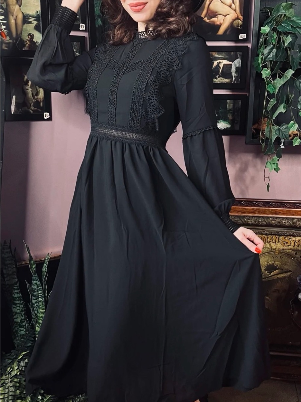 Witchwood Elegant Black Long-Sleeve Lace Maxi Dress